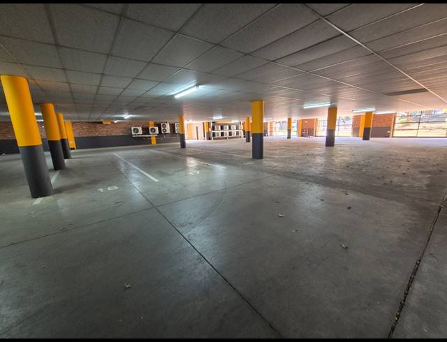 3,888M² OFFICE TO LET IN LONGMEADOW